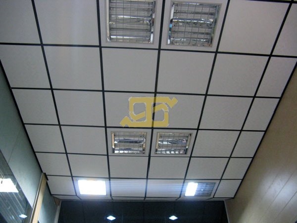 تایل سپری مشکی 1