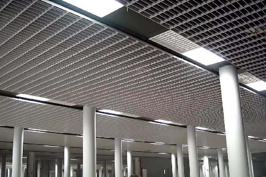 سقف کاذب باشگاه بدنسازی