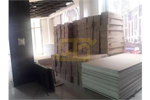 قیمت اجرای سقف کاذب لوور و بافل خطی آلومینیومی طاها بصورت خط چین در مرکز تجاری اتوپیا الهیه تهران